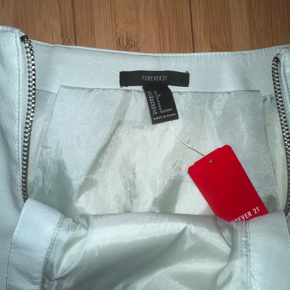 Mint Green Front Zipper Skirt - Picture 2 of 5